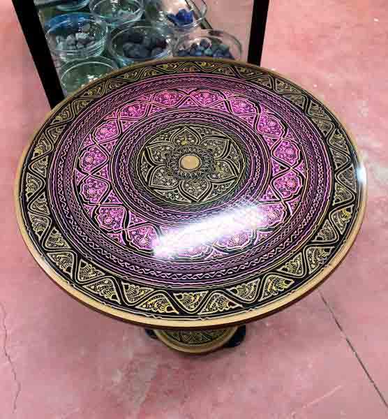 Mesa pintada a mano colores surtidos